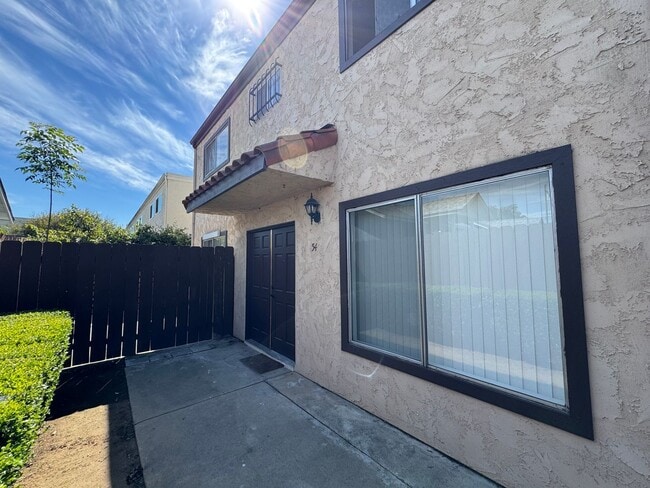 Building Photo - 2 Bedroom Townhouse in El Cajon