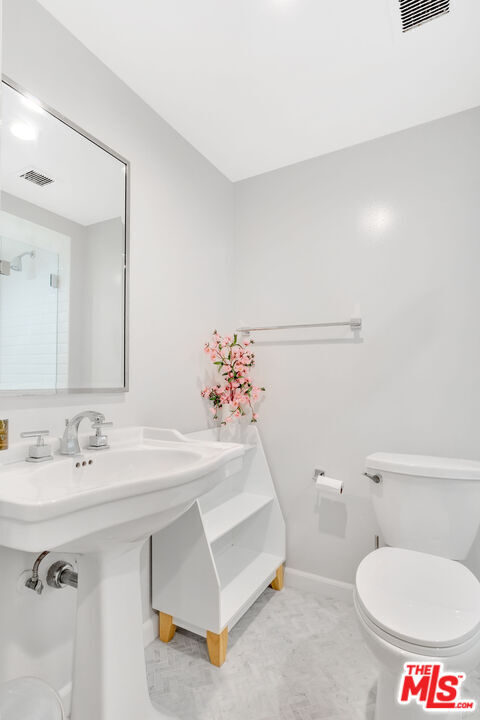 Building Photo - 4337 Marina City Dr