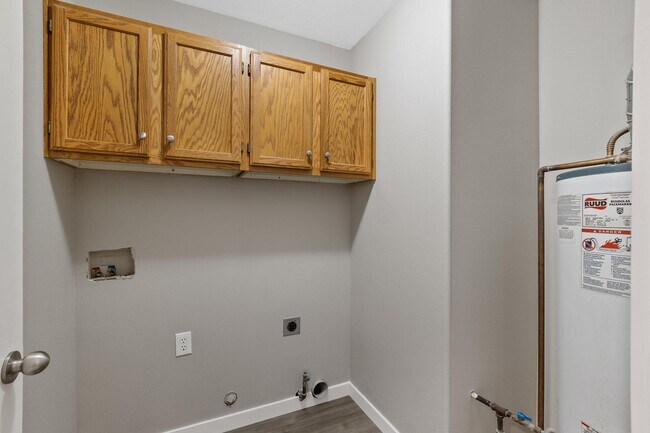Building Photo - Updated Single Level Home In Post Falls