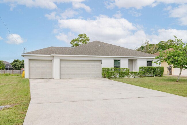 Building Photo - 362 NW Bayshore Blvd