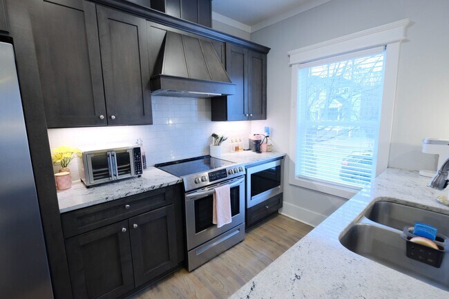 Building Photo - 178 Dan's Way