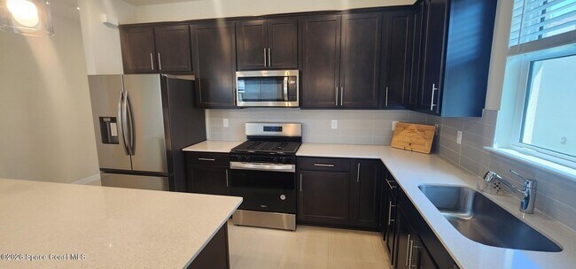 Building Photo - 2532 Painted Sky Ave