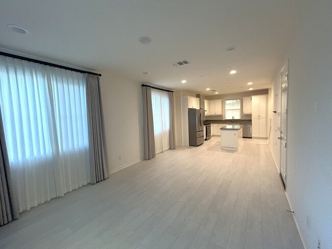 Building Photo - PADDOCK AVE CHINO 91708 (4 BED / 3 BATH)