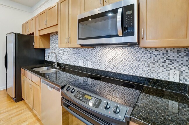 Building Photo - (Coming Soon) 1 Bedroom South End Condo!