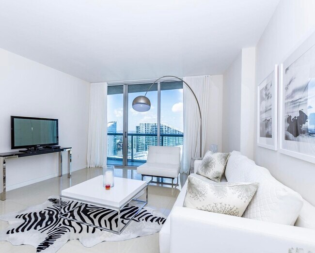 Building Photo - 485 Brickell Ave