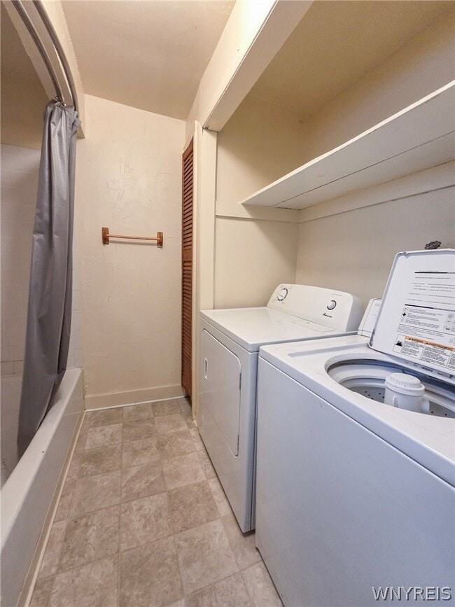 Building Photo - 38 N Main St