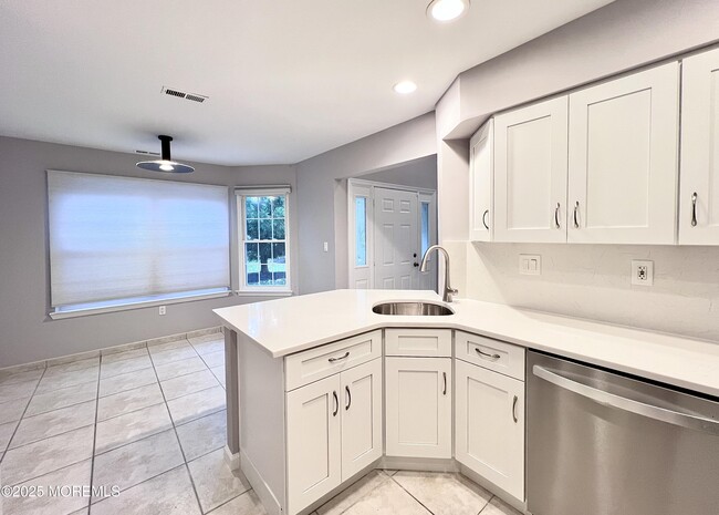 Building Photo - 163 Colony Ln