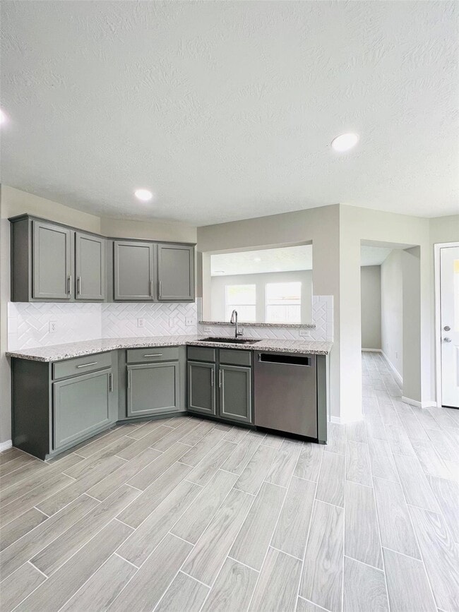Building Photo - 8426 Woodland Knoll Ln