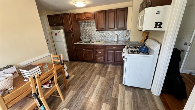 Building Photo - 31 Safford St