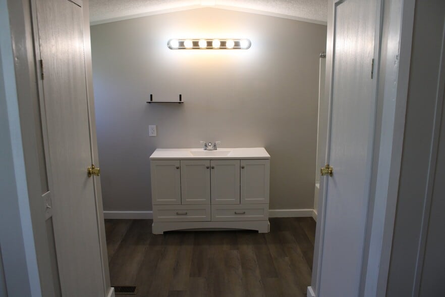 Building Photo - 2114 NC-108
