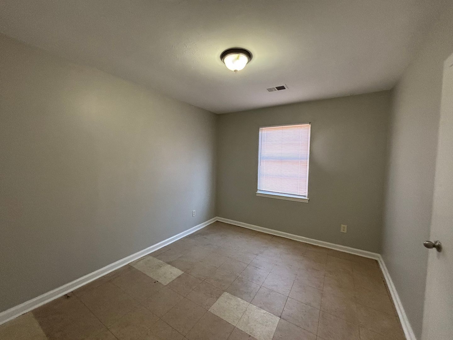 Building Photo - 2551 Dakar Ave