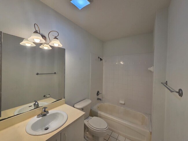 Building Photo - 13216 Villa Vista Dr