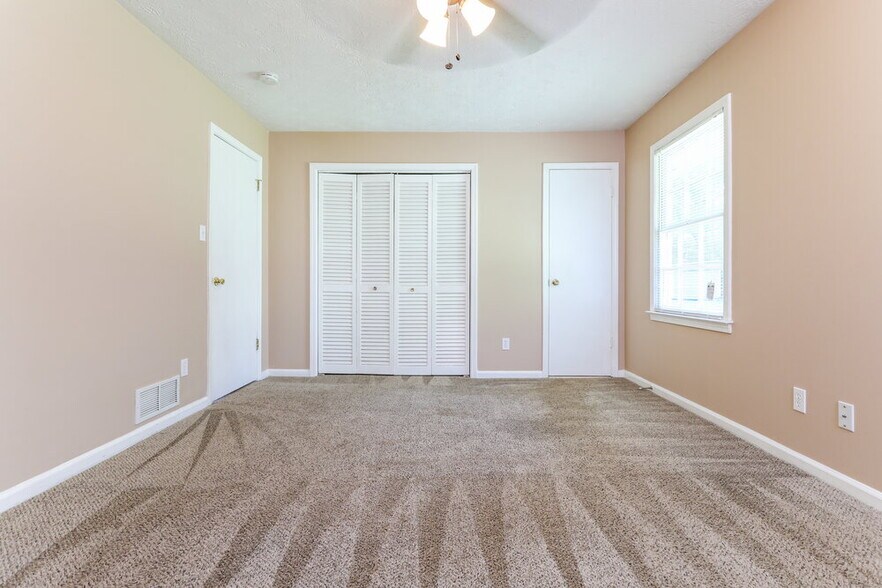 Building Photo - 2906 Elizabeth Ln