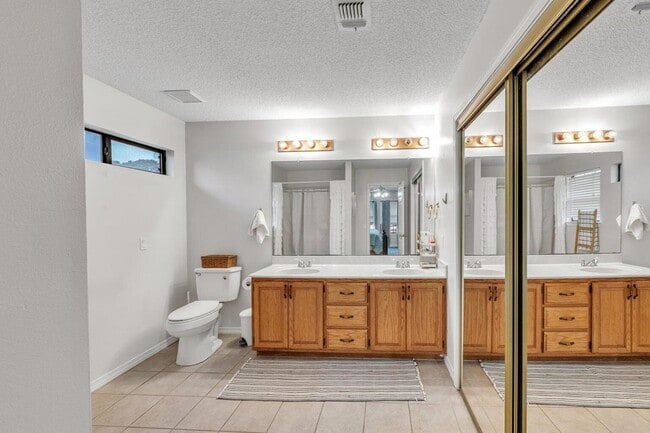 Building Photo - 6453 Garden Dr