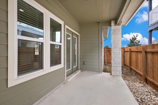 Building Photo - 8501 Looksee Ln