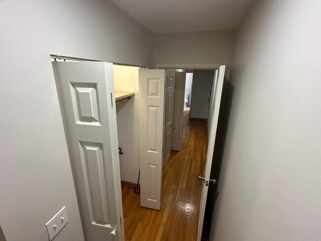 Building Photo - 386 Commercial St