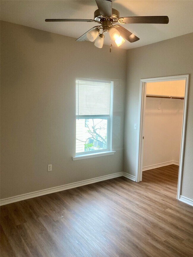 Building Photo - 2809 Winnie St