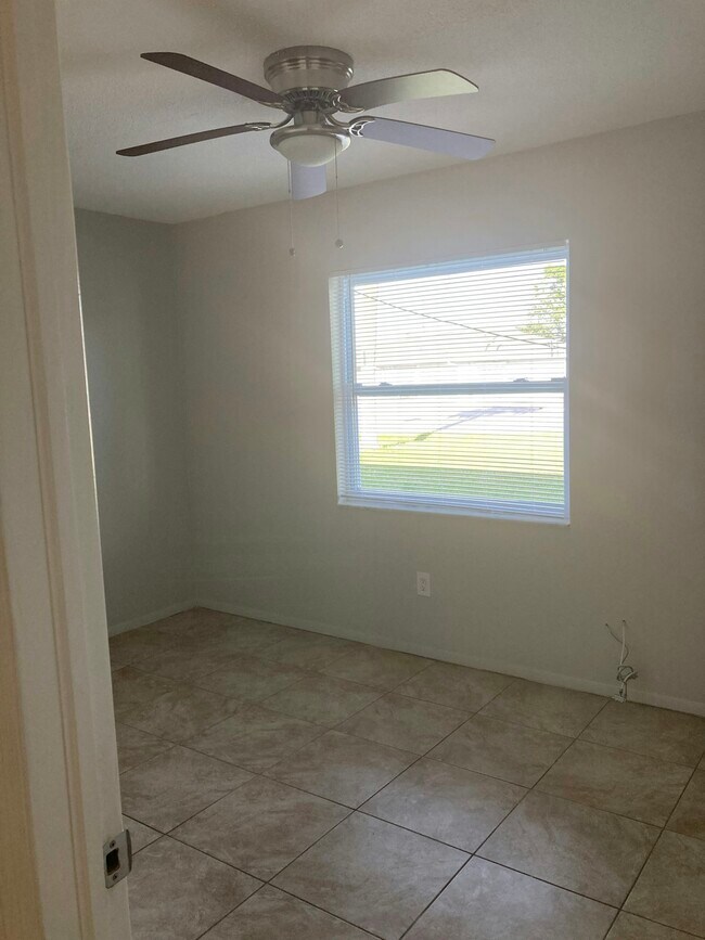 Building Photo - 5770 Gallatin Ln