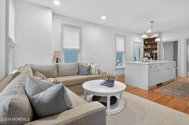 Building Photo - 142 Heck Ave