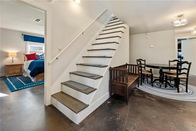 Building Photo - 4035 Lacey Dr