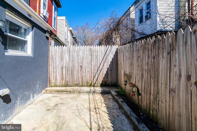 Building Photo - 1829 N 27th St