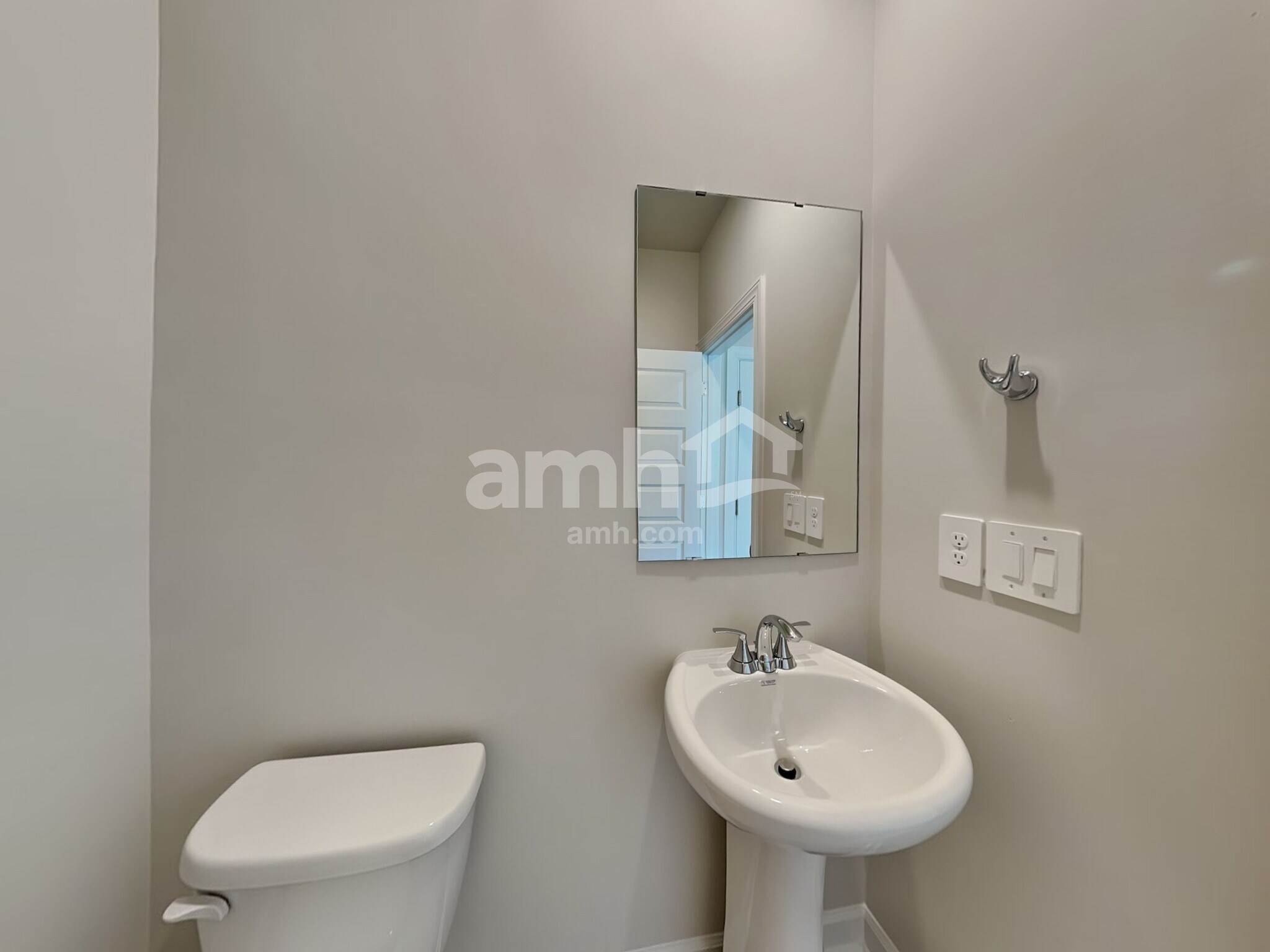 Building Photo - 303 Granby Trl