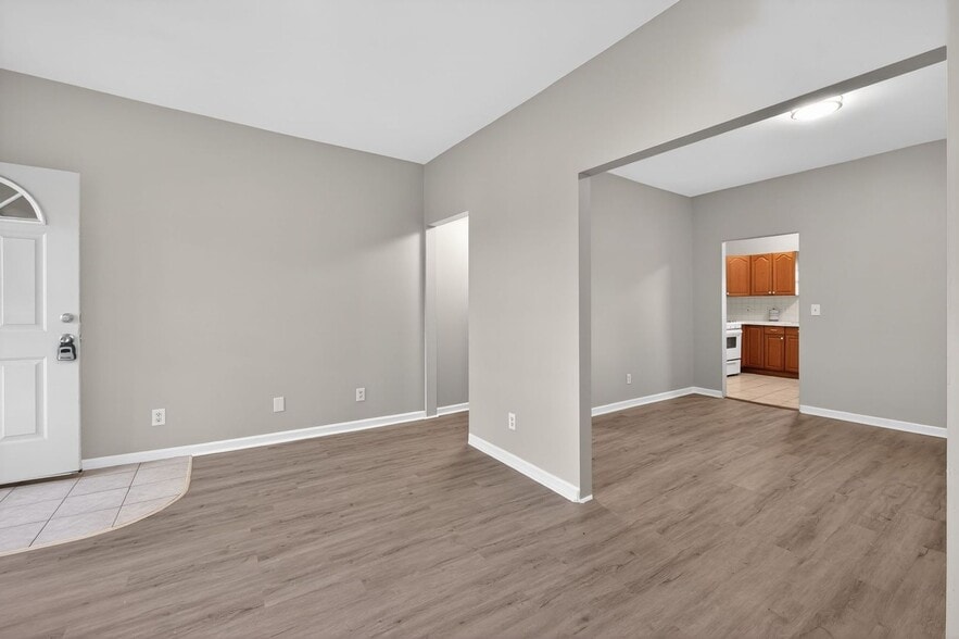 Building Photo - 1719 Madison Ave