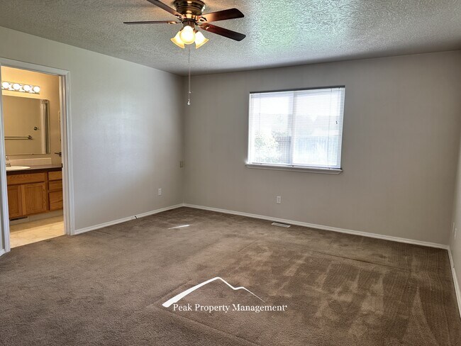 Building Photo - 605 W Mulberry Loop