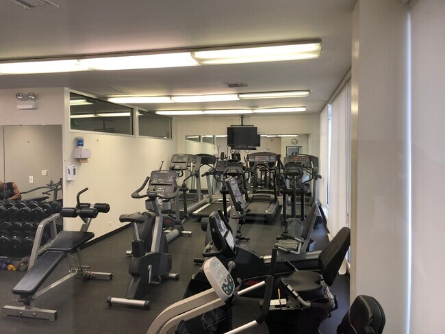 Building Photo - 4800 S Chicago Beach Dr