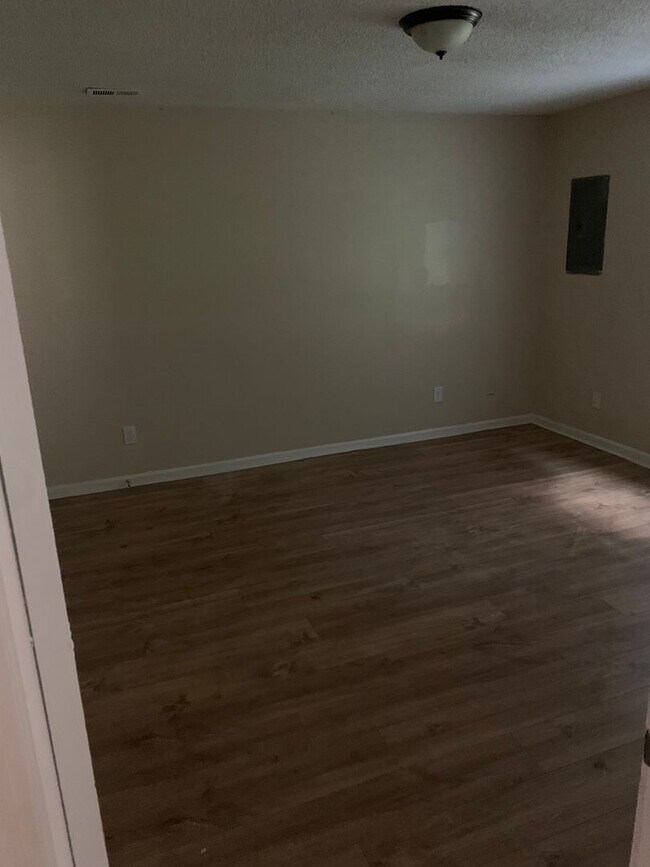 Building Photo - Royal Street