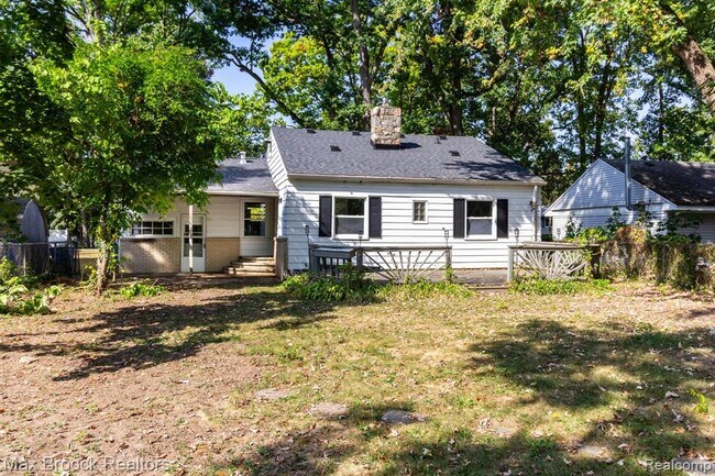 Building Photo - 4120 Lotus Dr