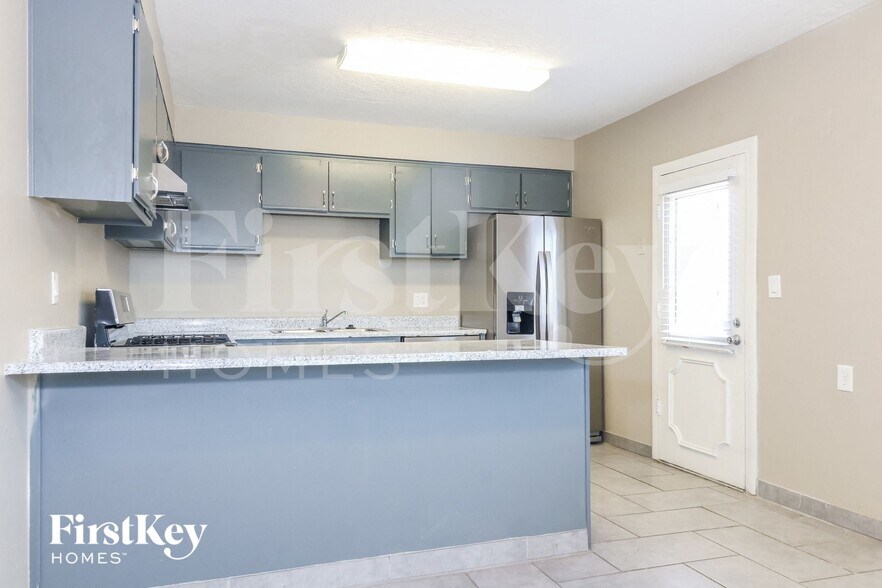 Building Photo - 8039 N 29th Ave