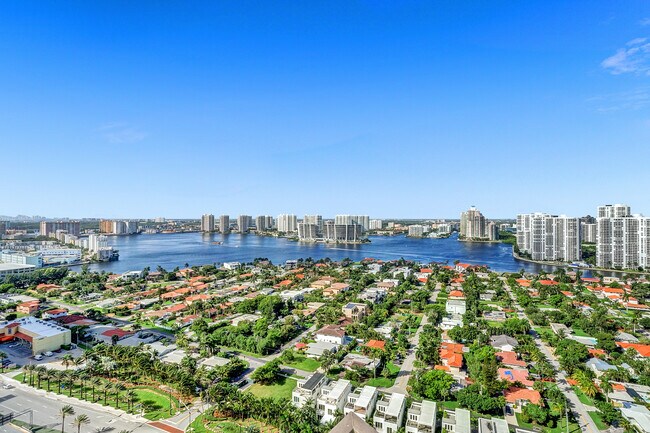 Building Photo - 18975 Collins Ave