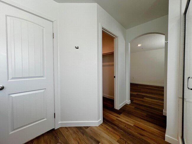 Building Photo - 7409 Millers Pt Ln
