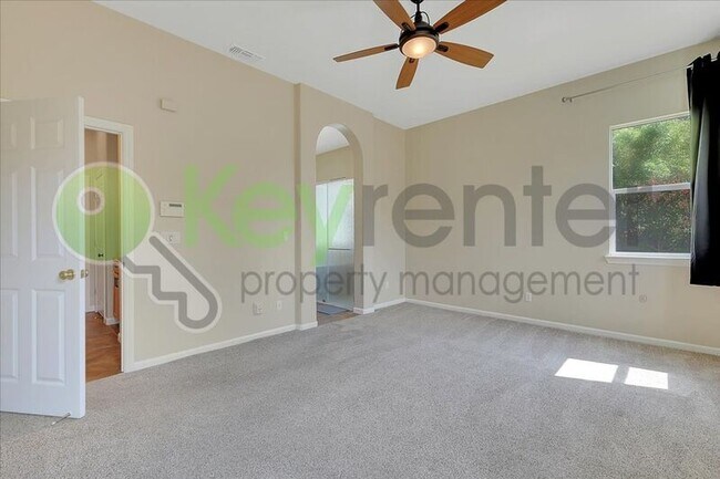 Building Photo - 9448 Syrah Ct