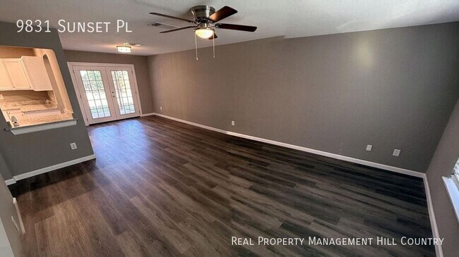 Building Photo - 9831 Sunset Pl