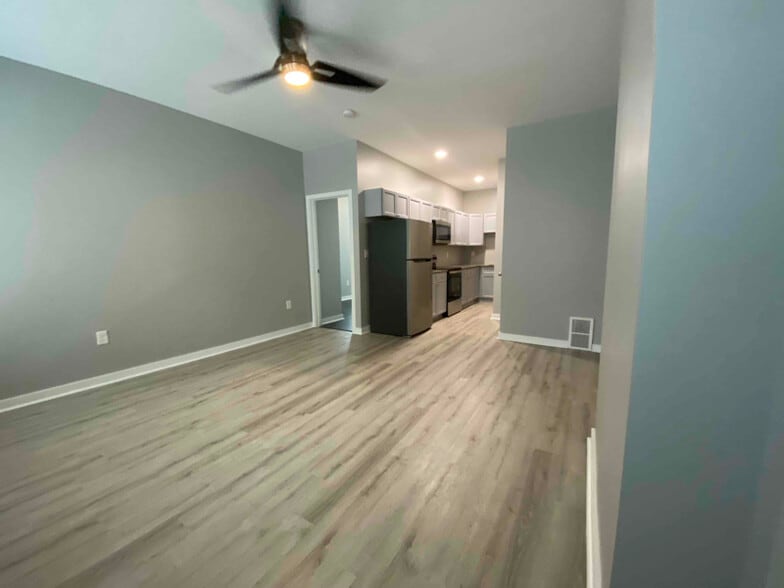 Building Photo - 3109 6th Ave