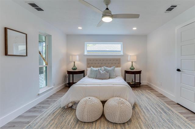 Building Photo - 9962 Larchbrook Dr