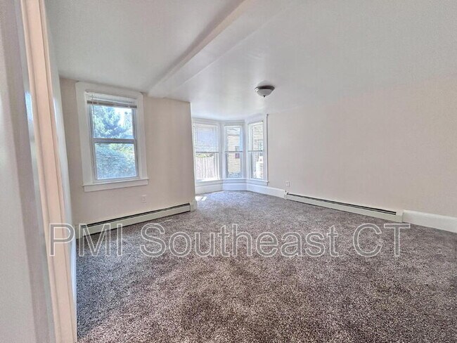 Building Photo - 32 Starr St