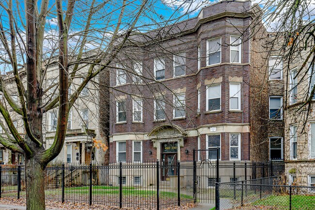 Building Photo - 6360 S Greenwood Ave