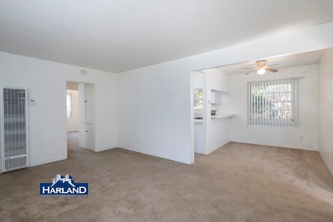 Building Photo - 2112 Thomas Ave