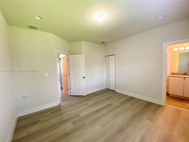 Building Photo - 5860 Lincoln St