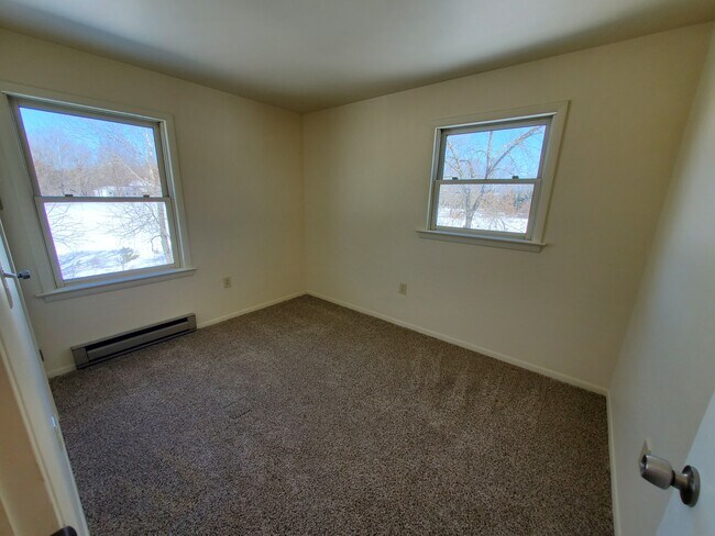 2nd Bedroom - 35 Princeton Ave
