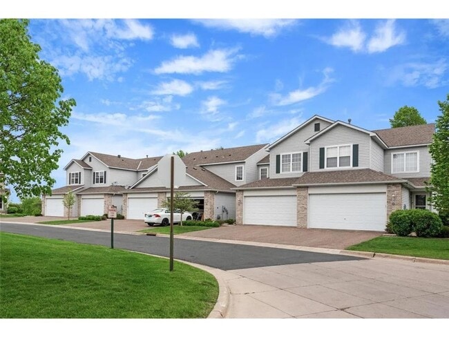 Building Photo - 5225 Holly Ln N