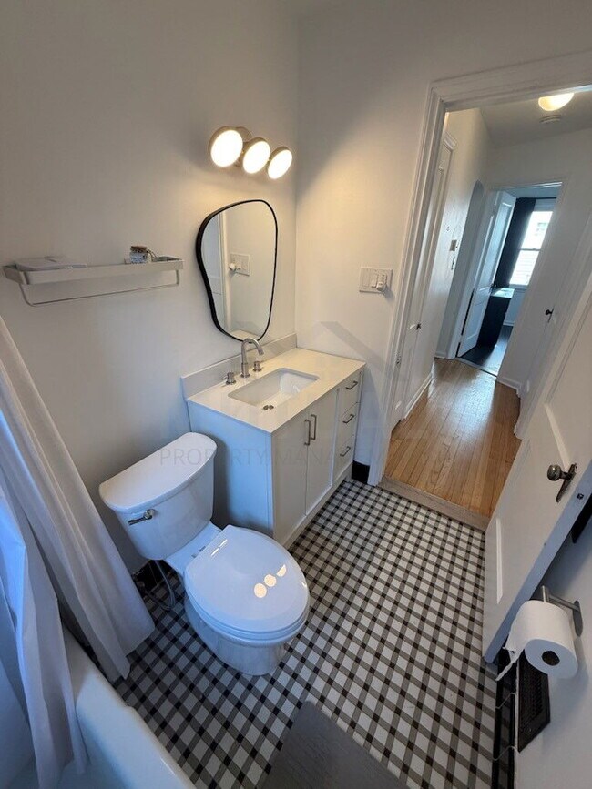 Building Photo - 774 Gardendale St