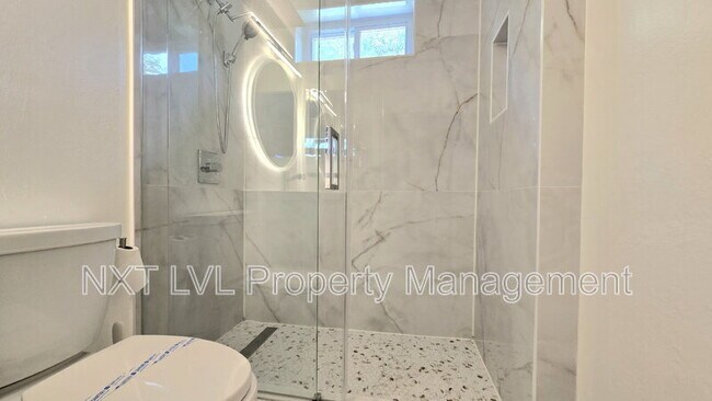 Building Photo - 511 SE 25th Terrace