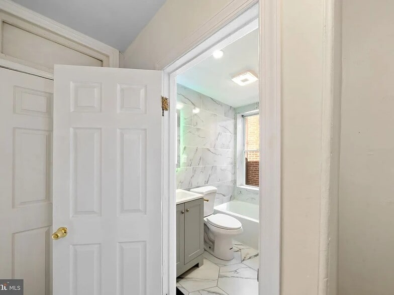 Building Photo - 431 S Harrison St