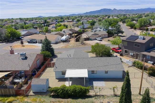 Building Photo - Home With 2 En-Suite Bedrooms in Prescott Valley