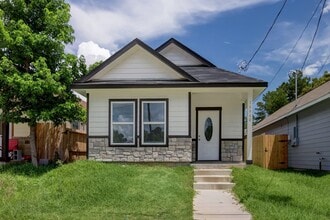 Building Photo - 16960 W Ivanhoe St