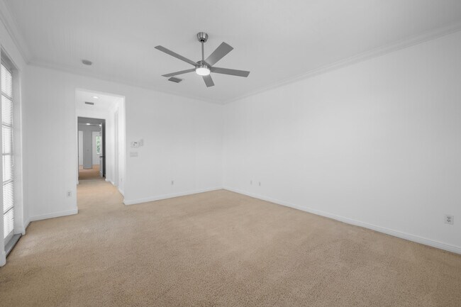 Building Photo - 870 NW 83rd Ln
